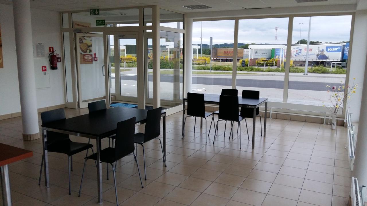 Motel Stare Brynki przy stacji BP Trójka Chlebowo Exterior foto
